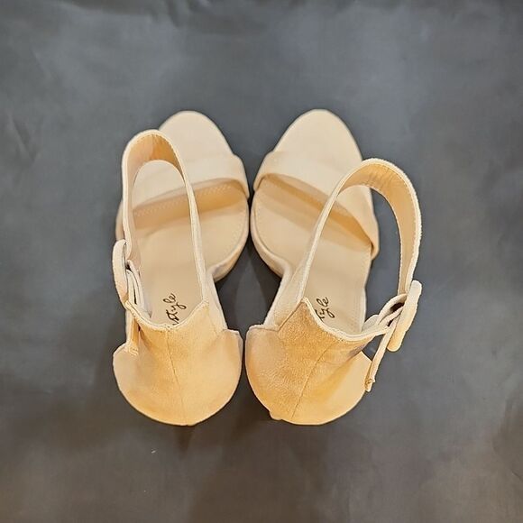 BRAND NEW HERSTYLE CHARMING- ANKLE STRAP ROUNDED BUCKLE OPEN TOE STILETTO HEEL - Picture 6 of 16